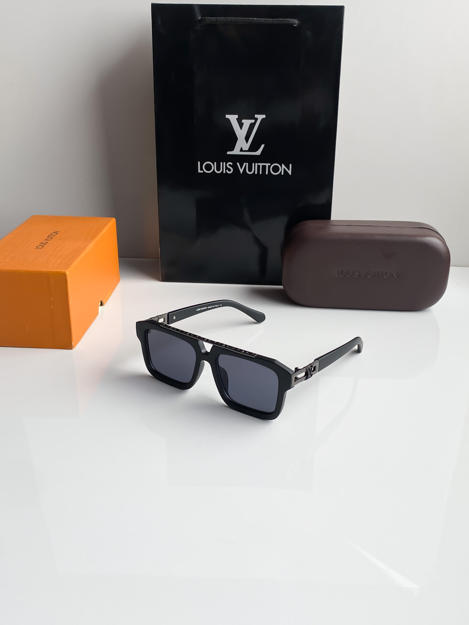 Louis_vuitton_yh121B