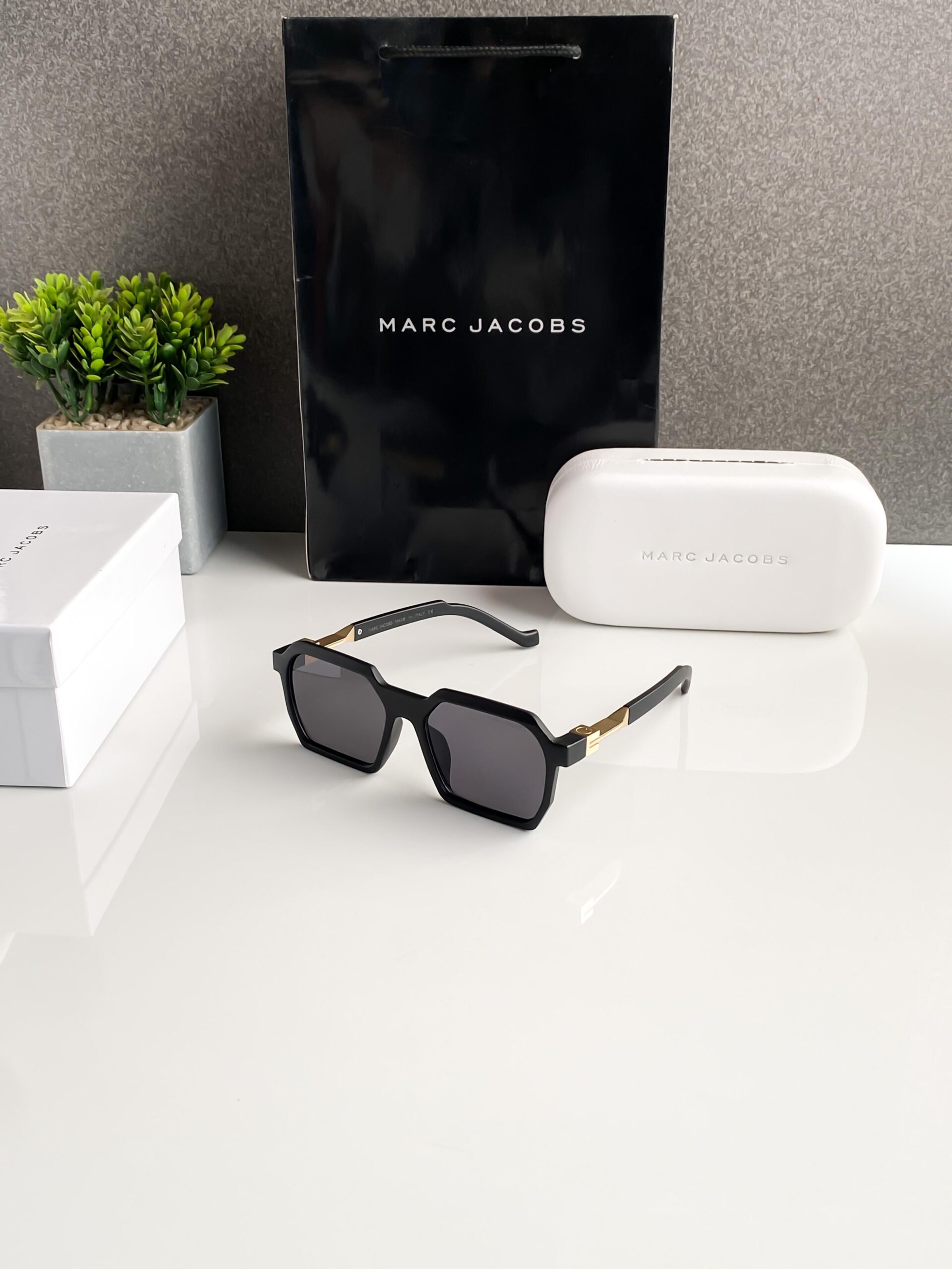 Marc Jacobs 8779 64