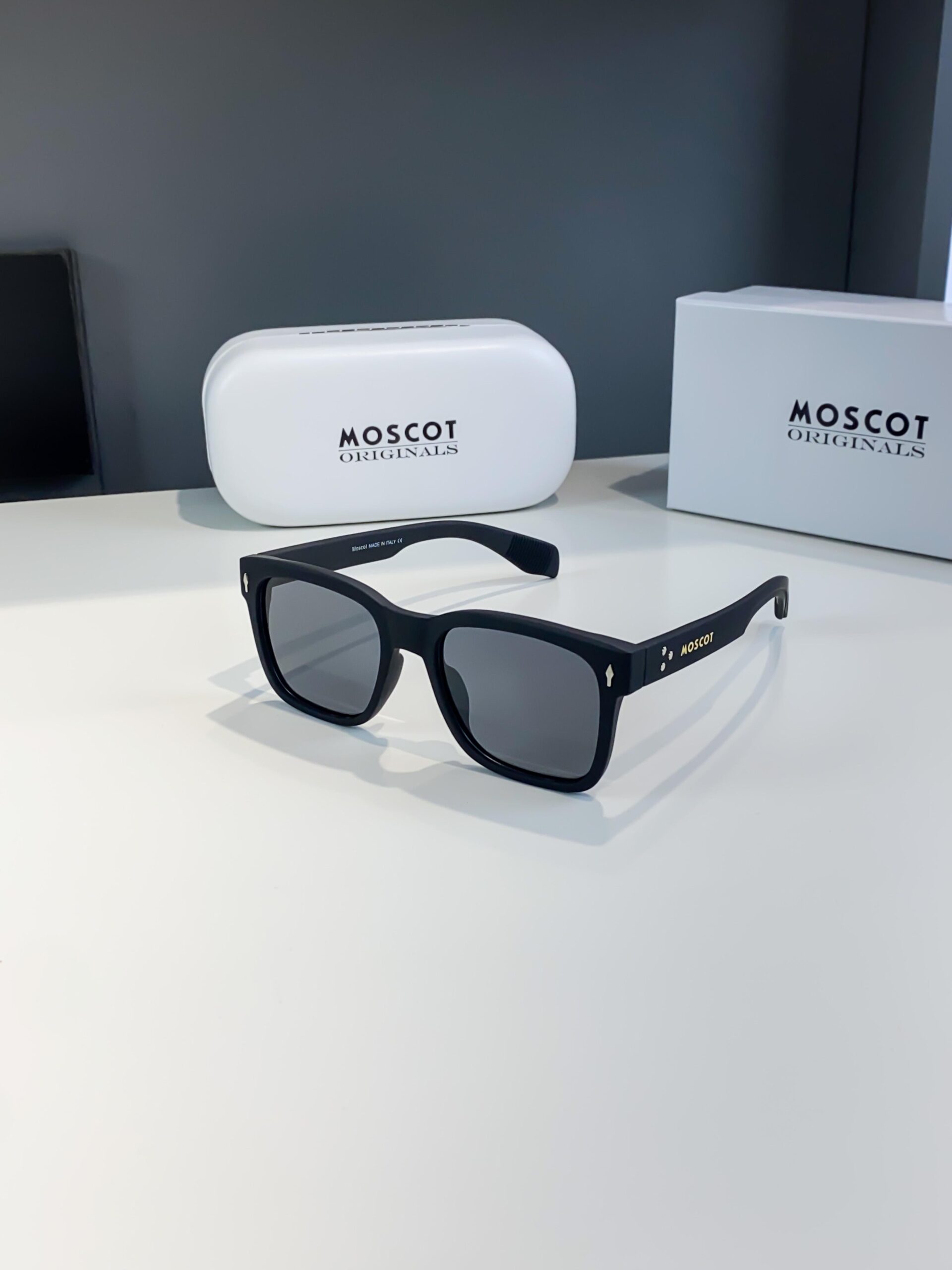 MOSCOT full black 130