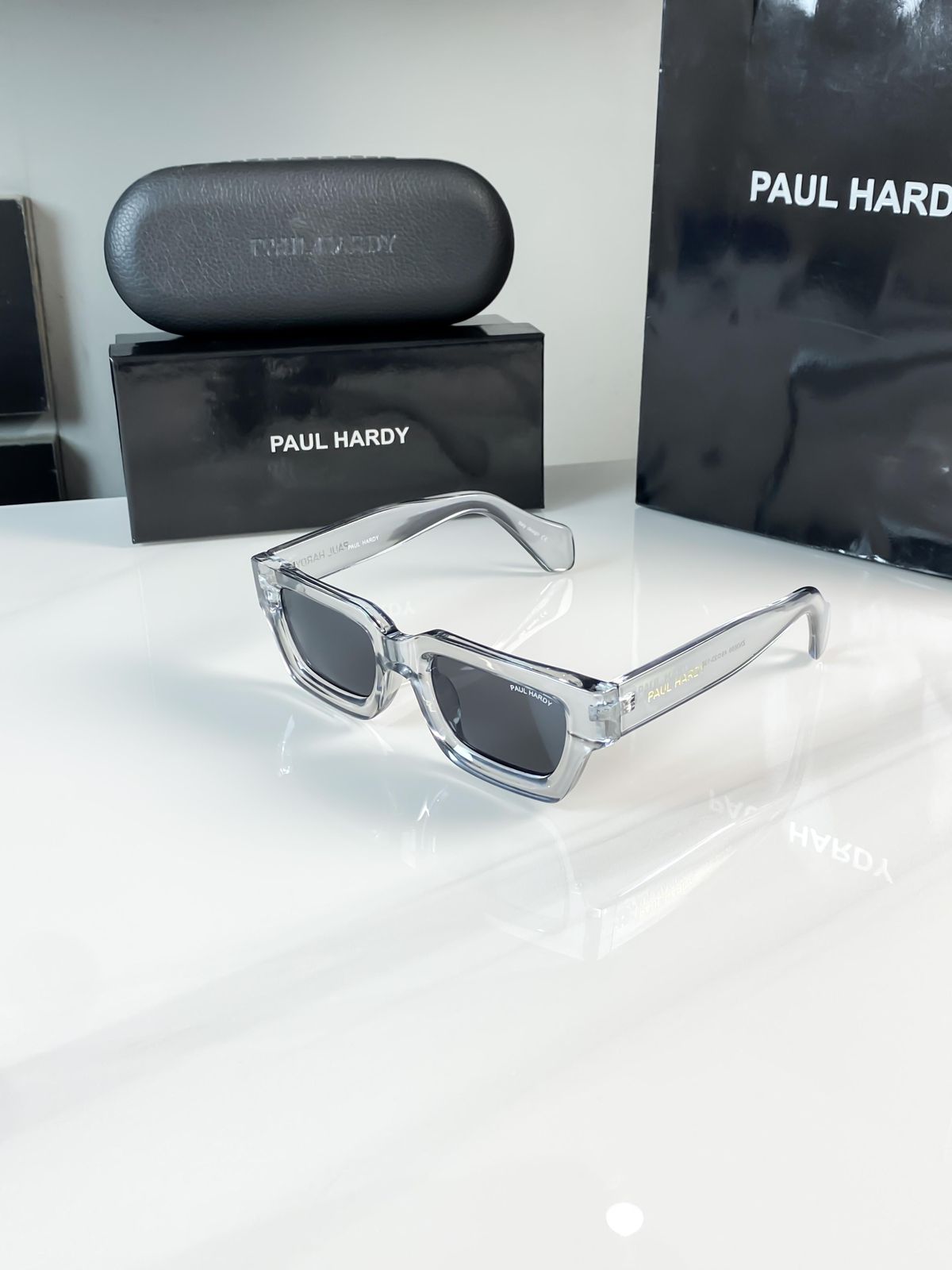 Paul hardy transparent black 3659