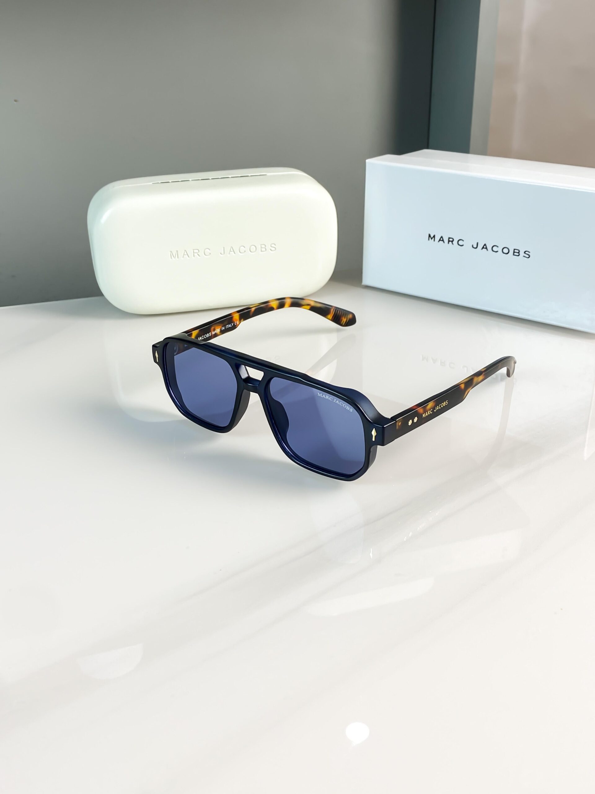 Marc Jacobs tiger blue M11-33