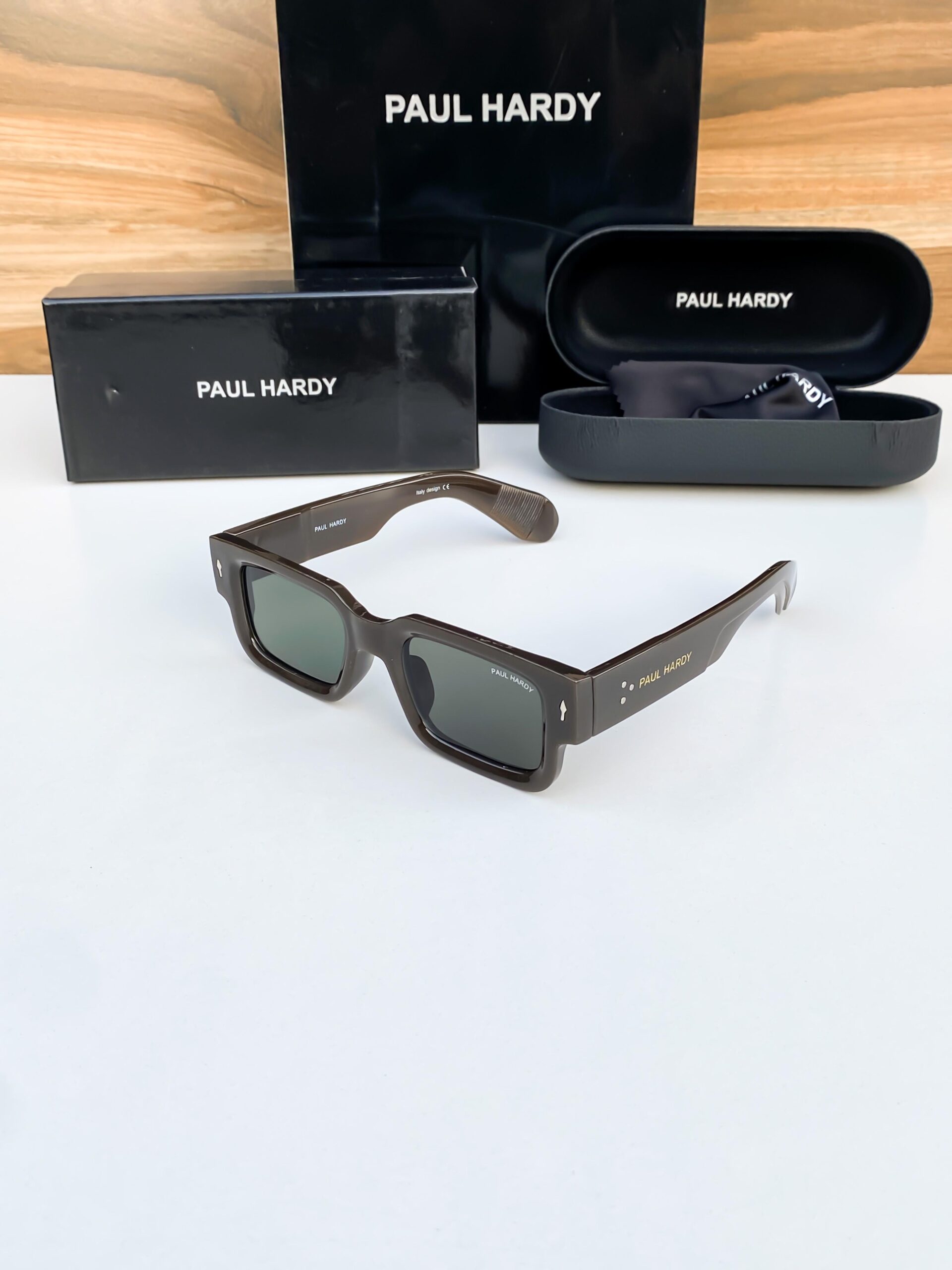 Paul hardy Brown green 3709