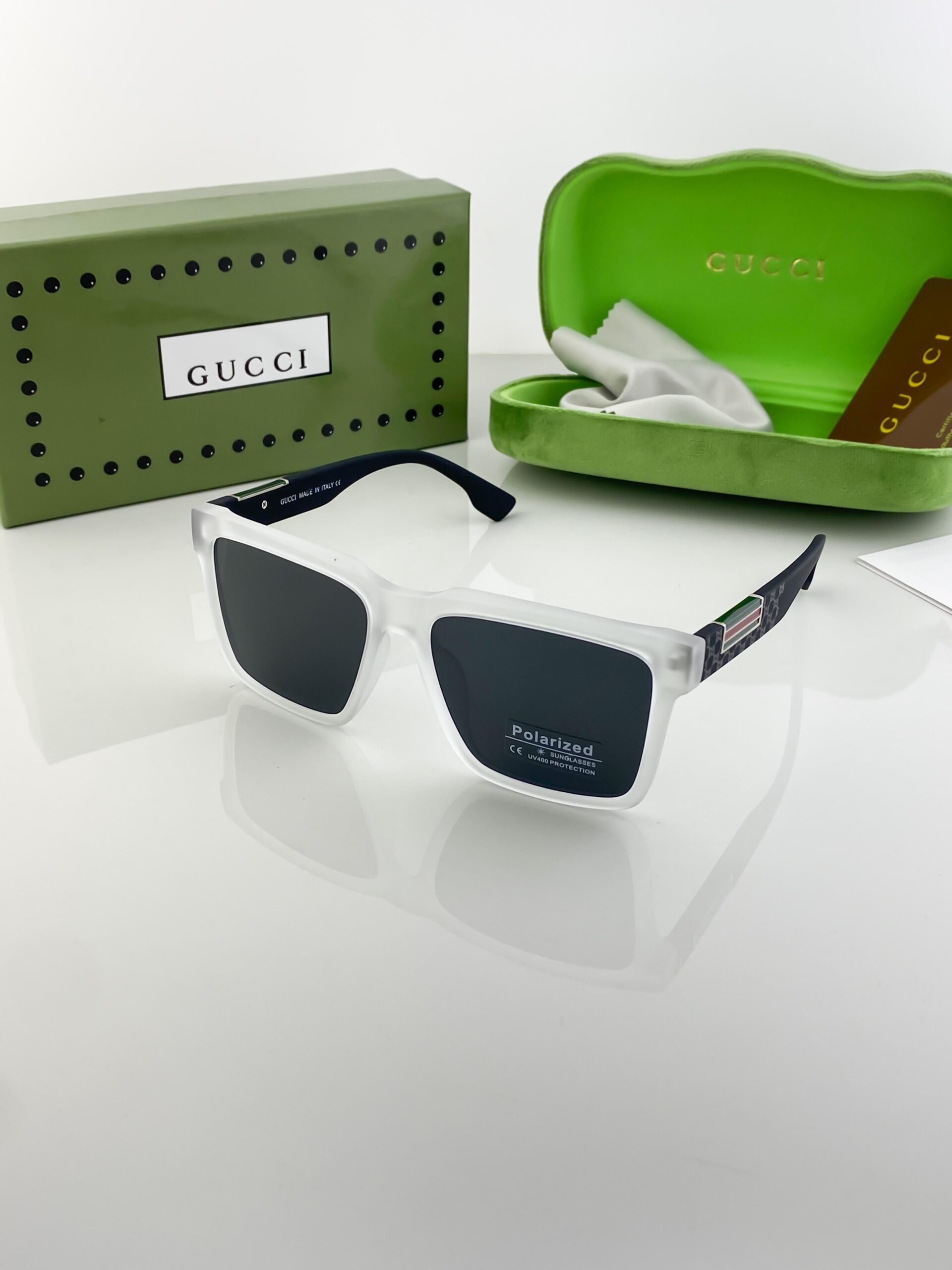 Gucci_white_black_1089
