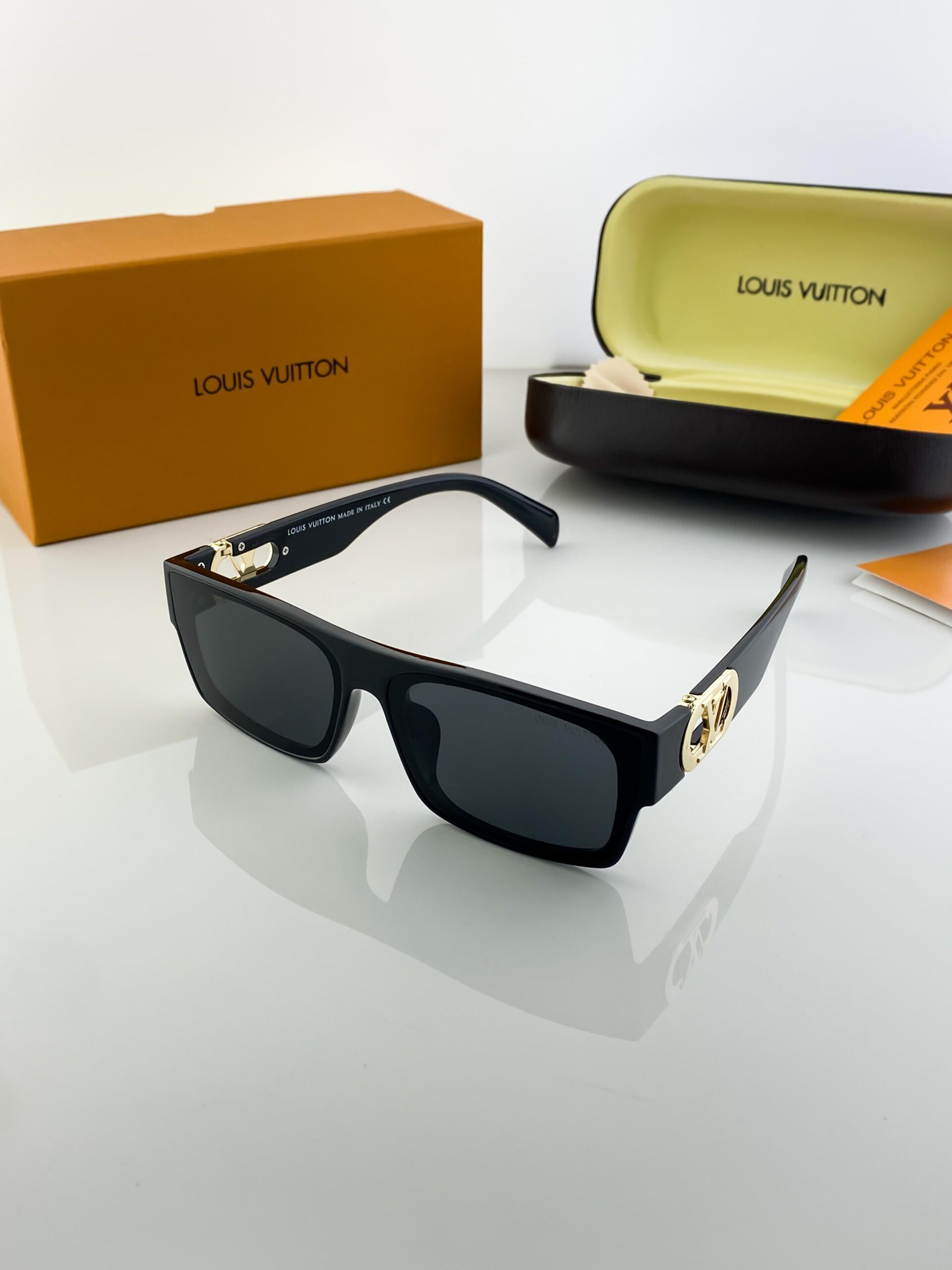 Louis_vuitton_black_22046