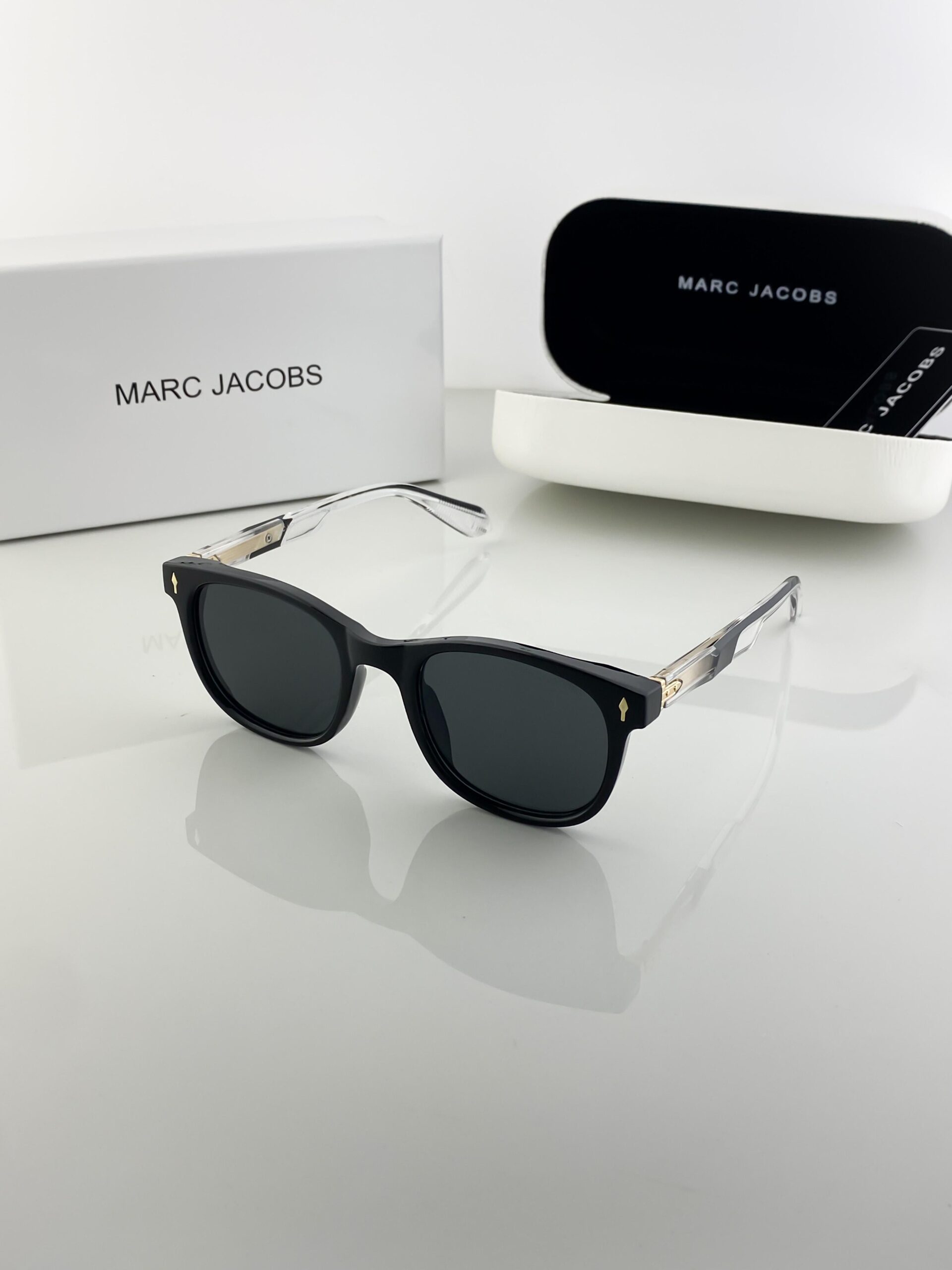 MARC JACOBS BLACK 62003