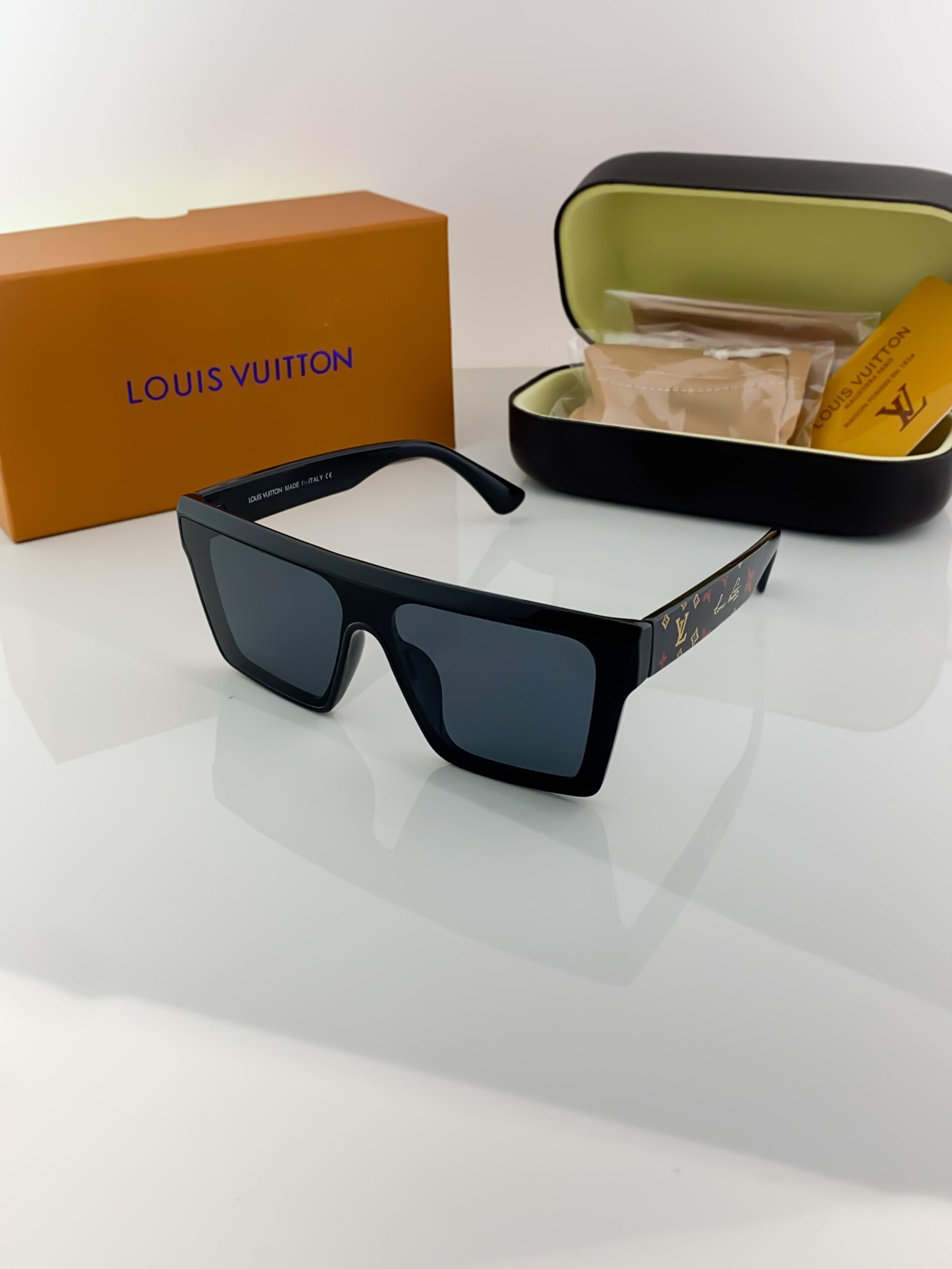 Louis_vuitton_Black_1166