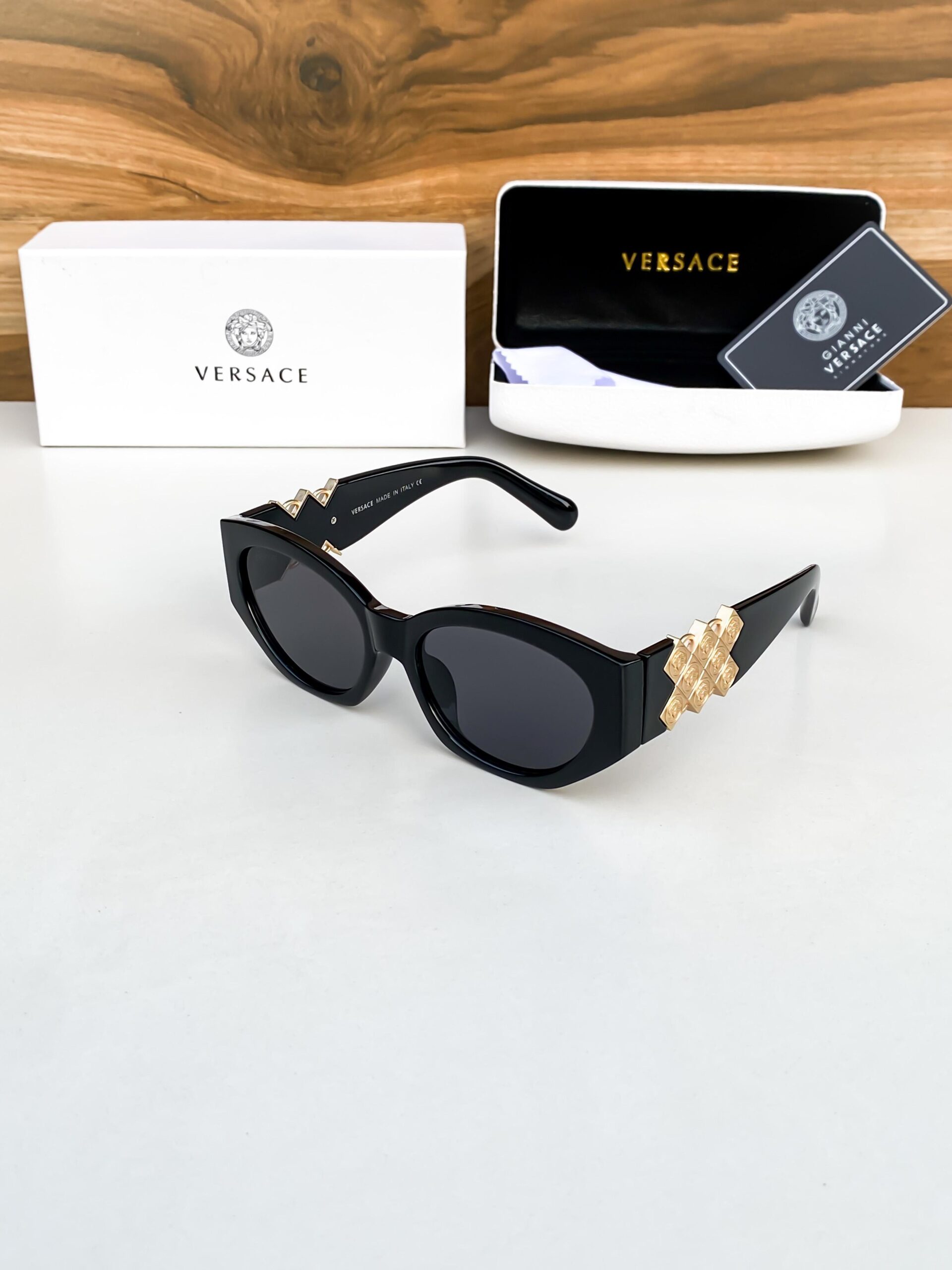 Versace gold black 4200