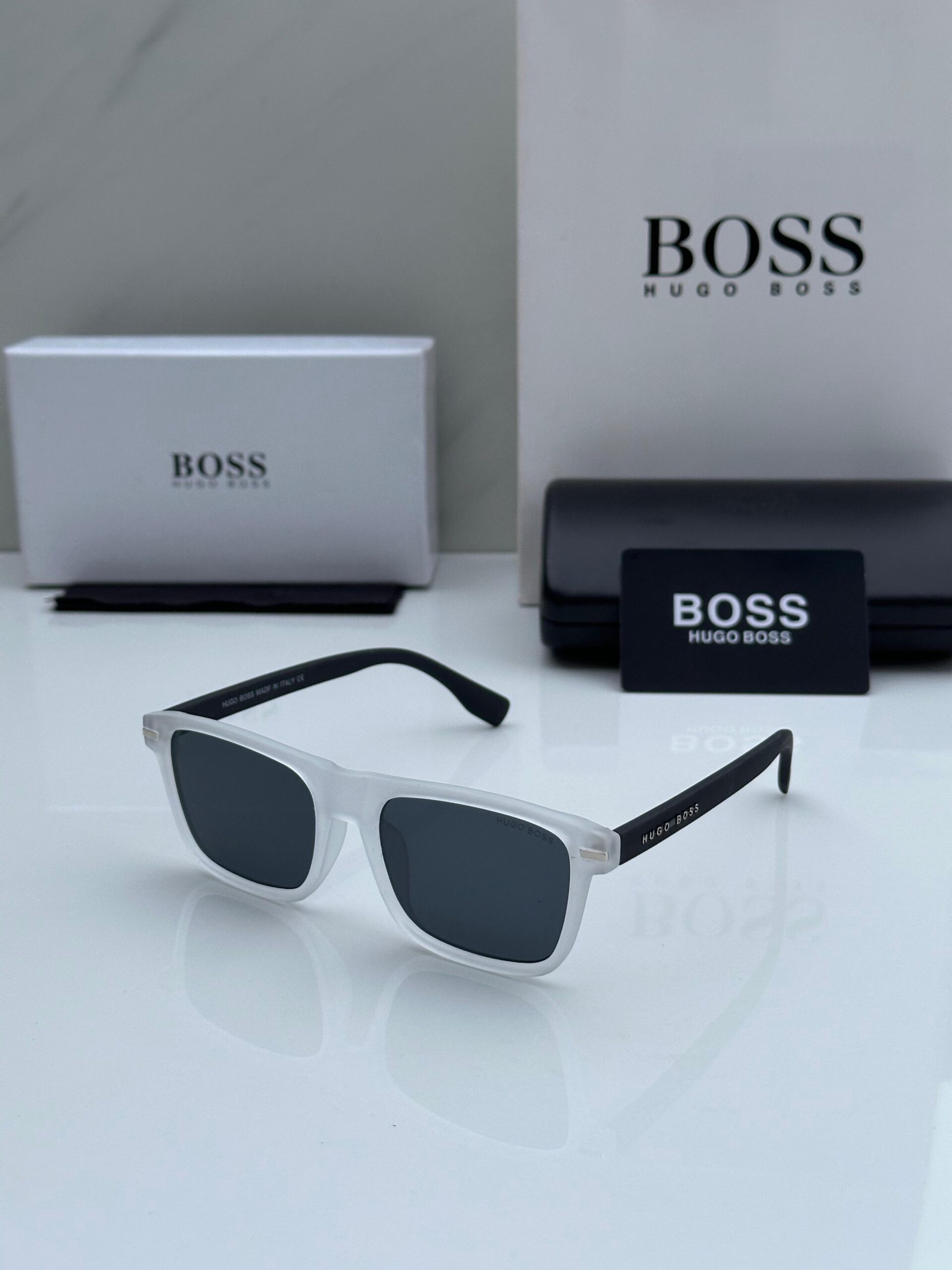 Boss white Black 1322