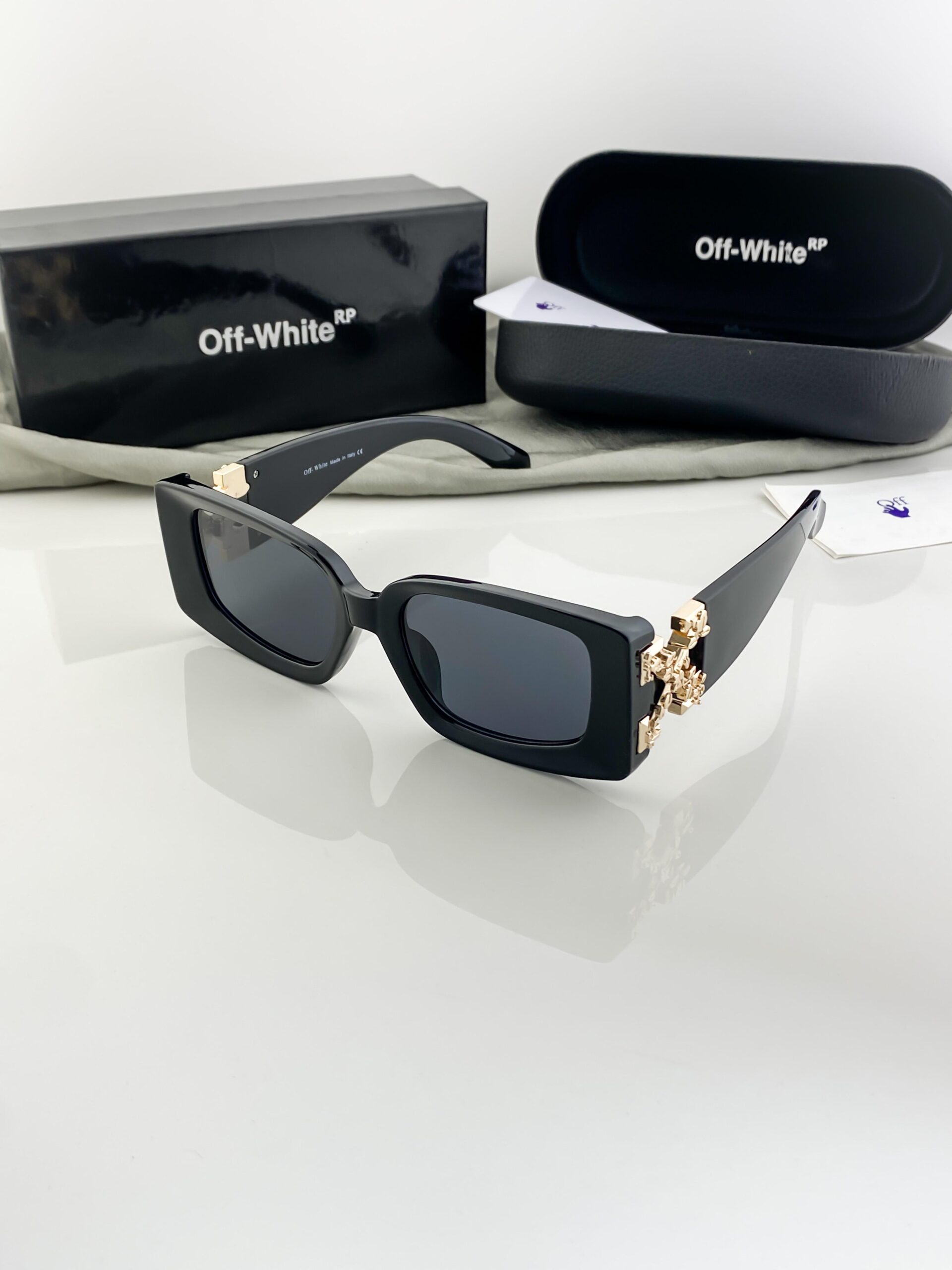 OFF_WHITE GOLD BLACK _LH138