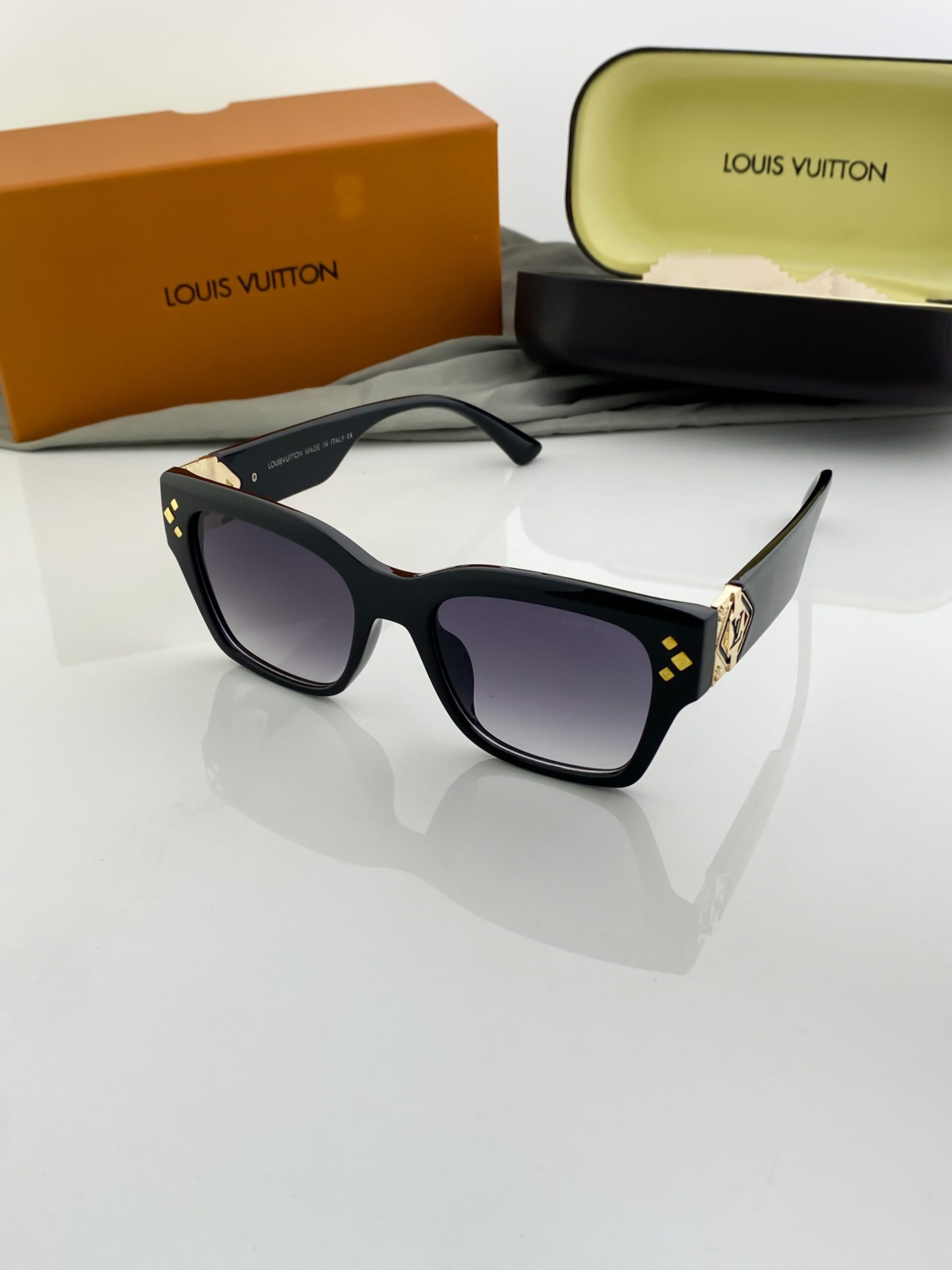 Louis_vuitton_black_shaded_10767