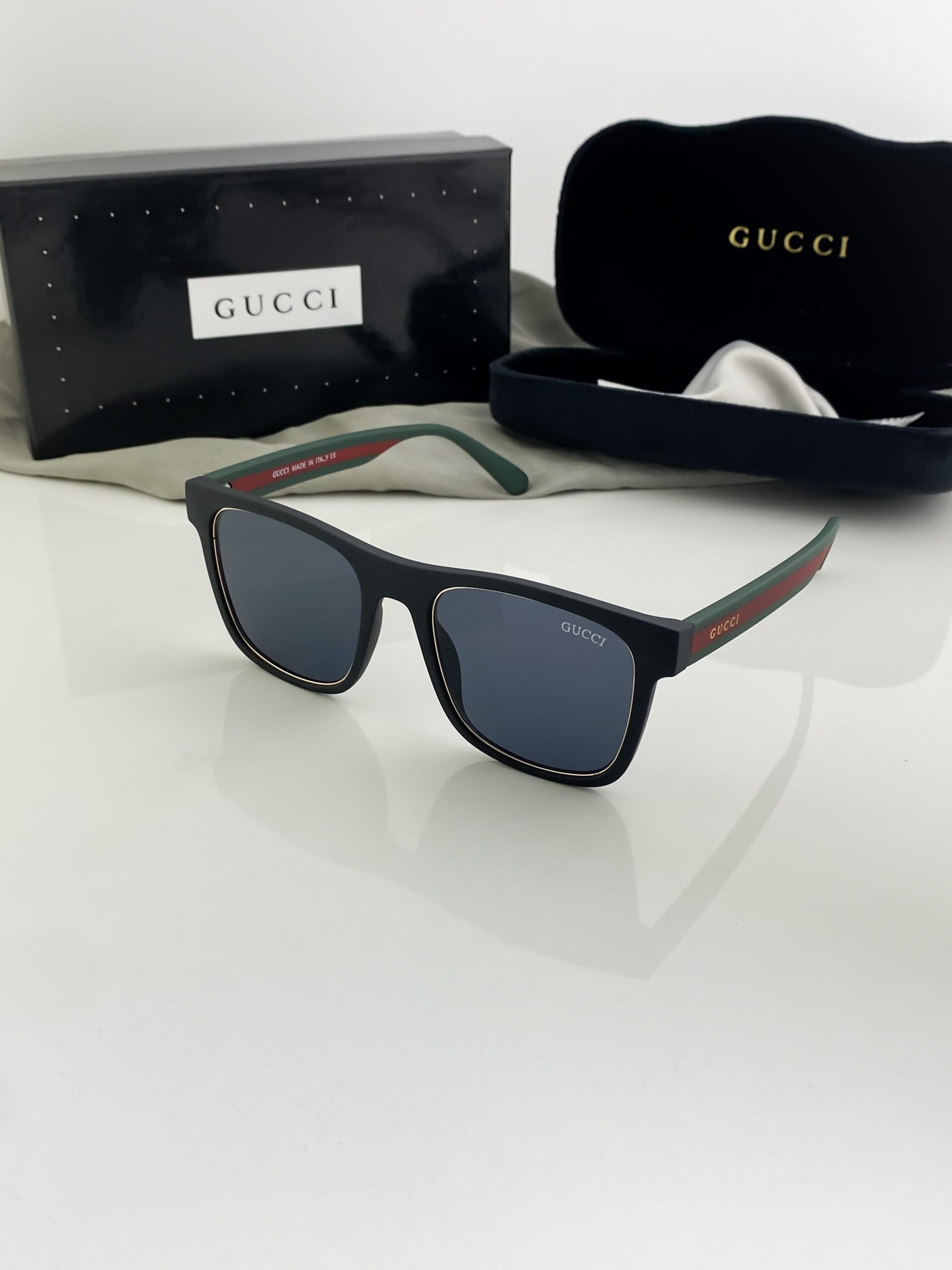 Gucci_black_green_2051