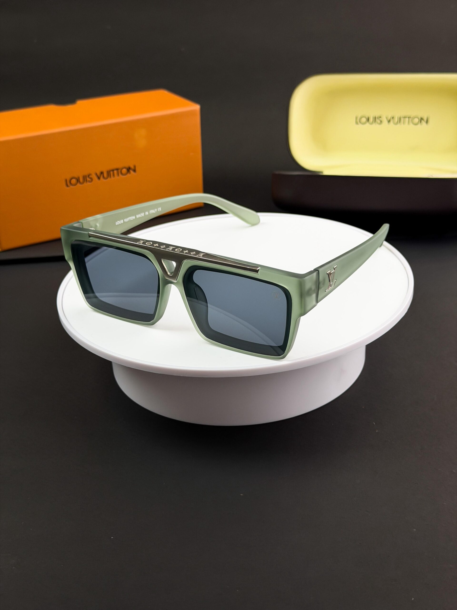 Louis_vuitton_green 1984