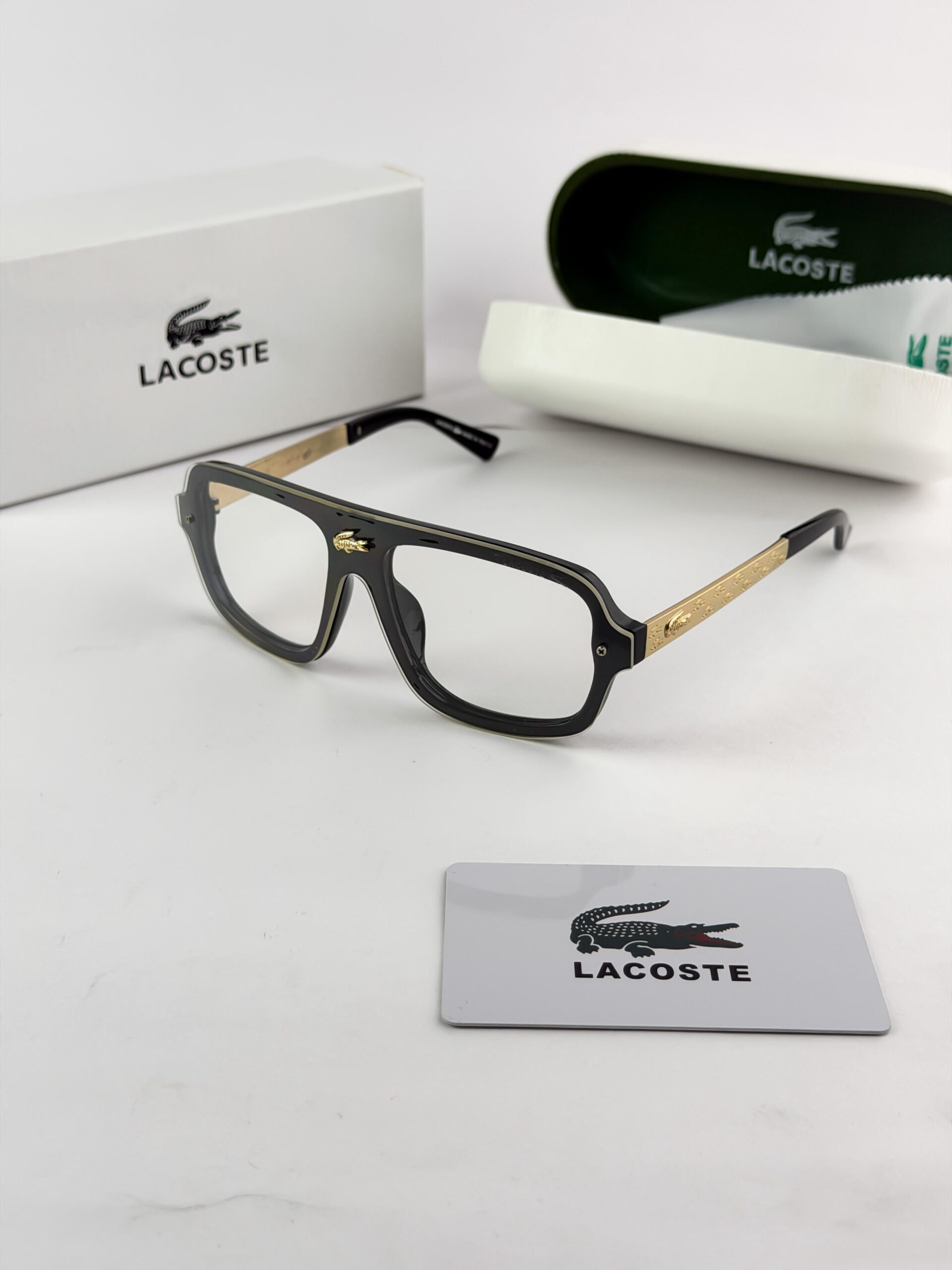 Lacoste_gold_plano_791
