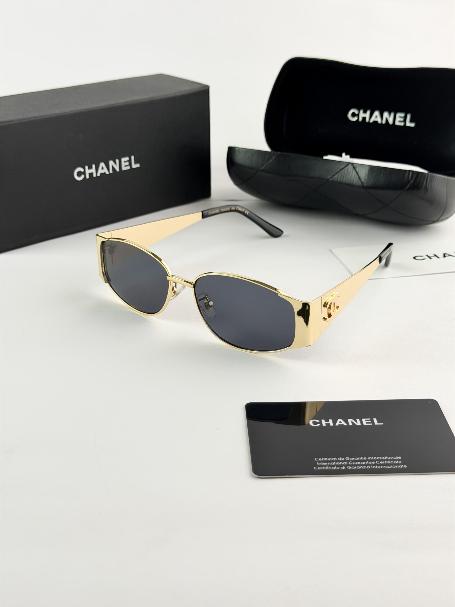Chane_l gold black 8003