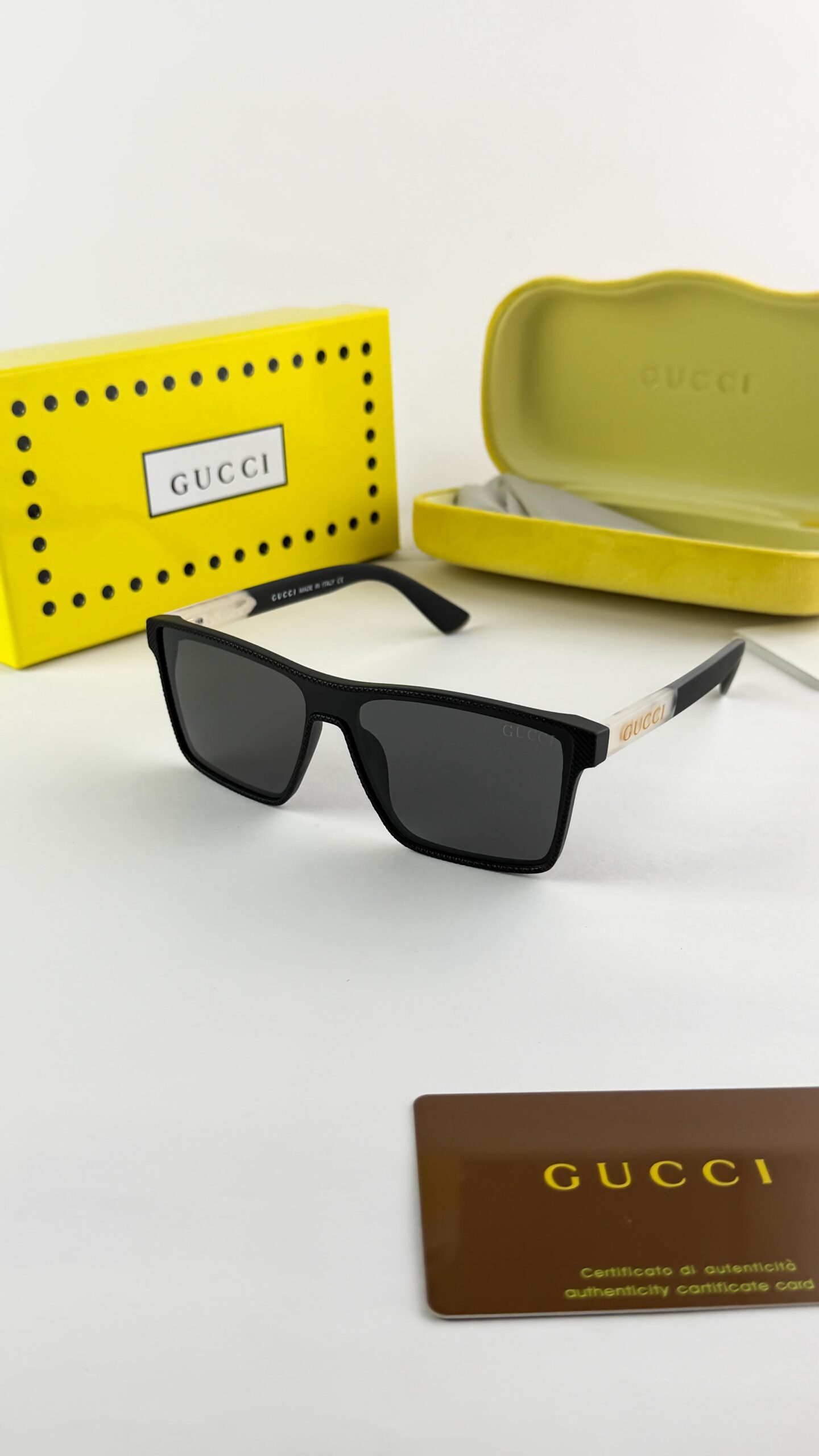 Gucci_gold_black_2203