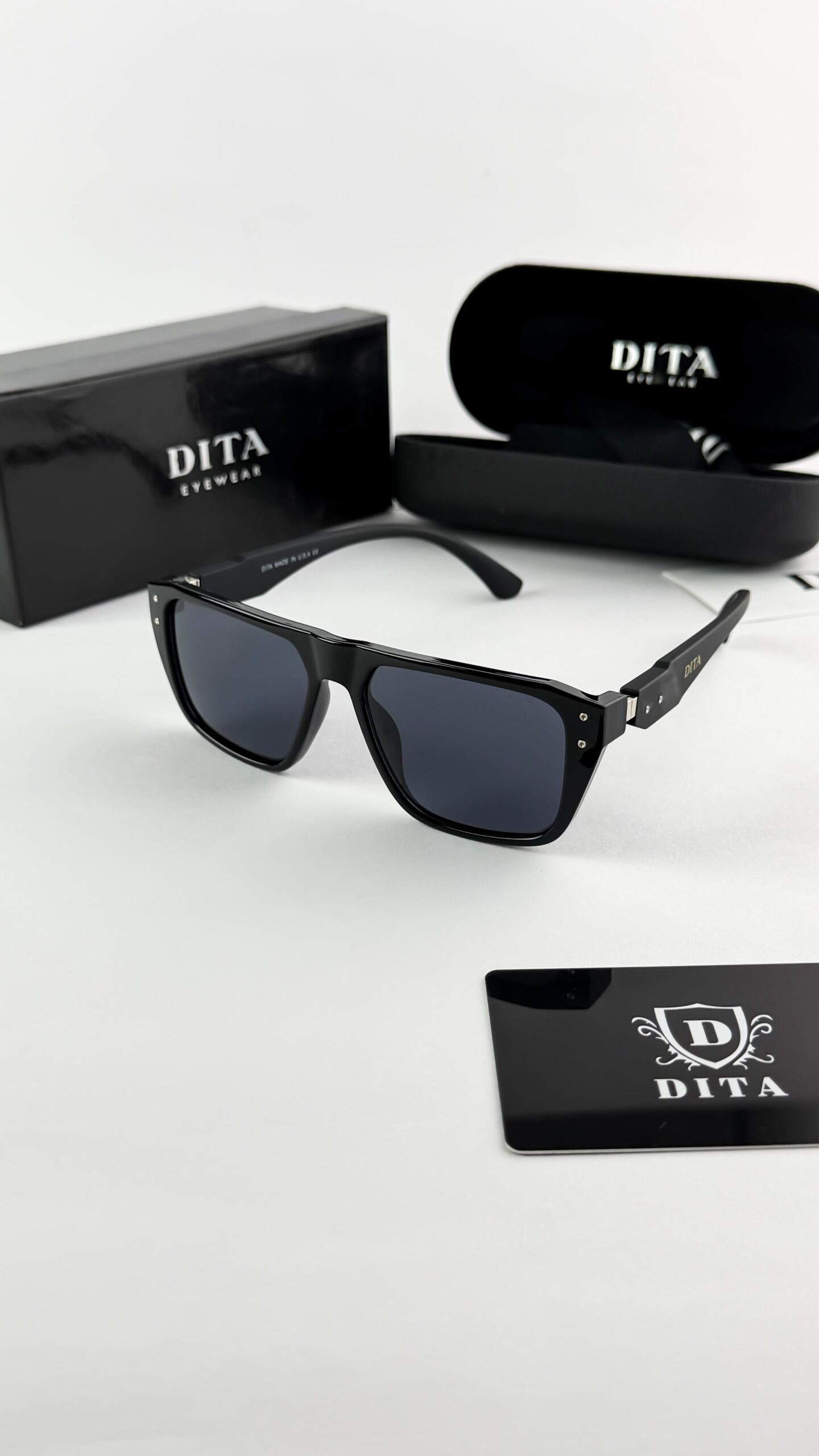Dita black 200