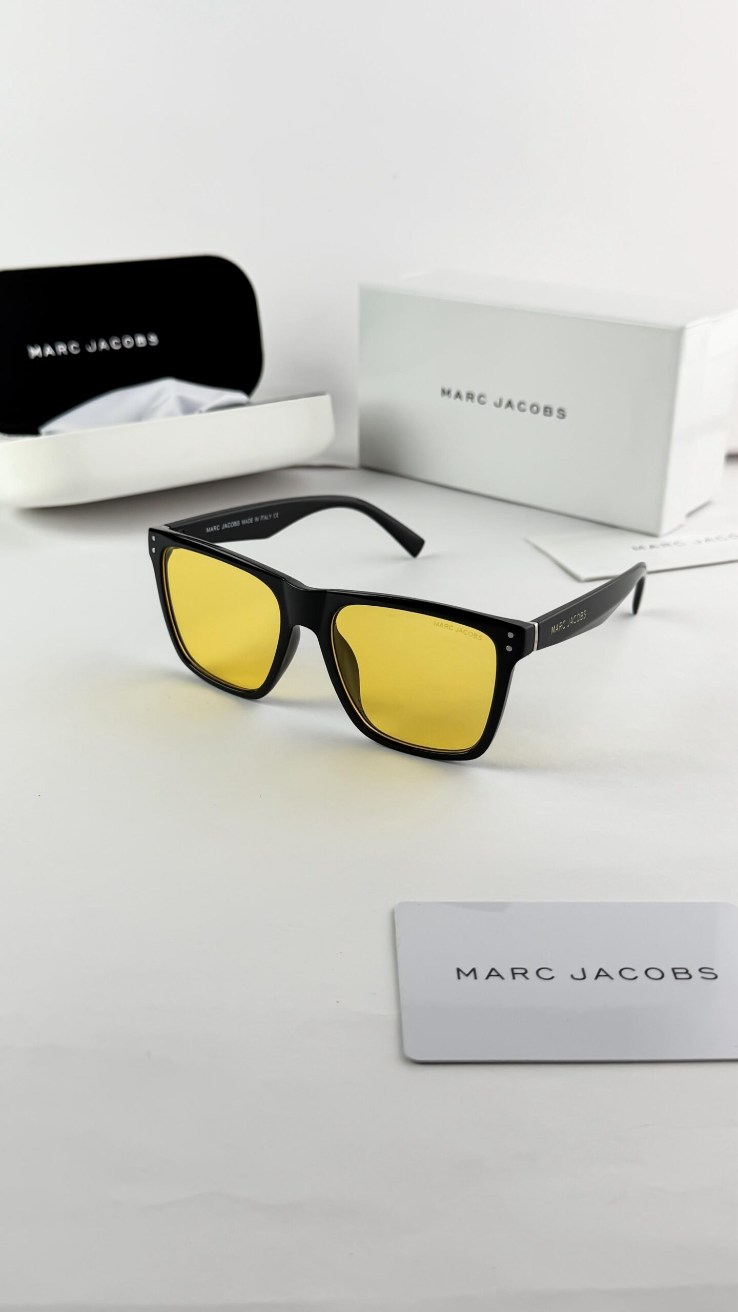 Marc Jacobs yellow 6000