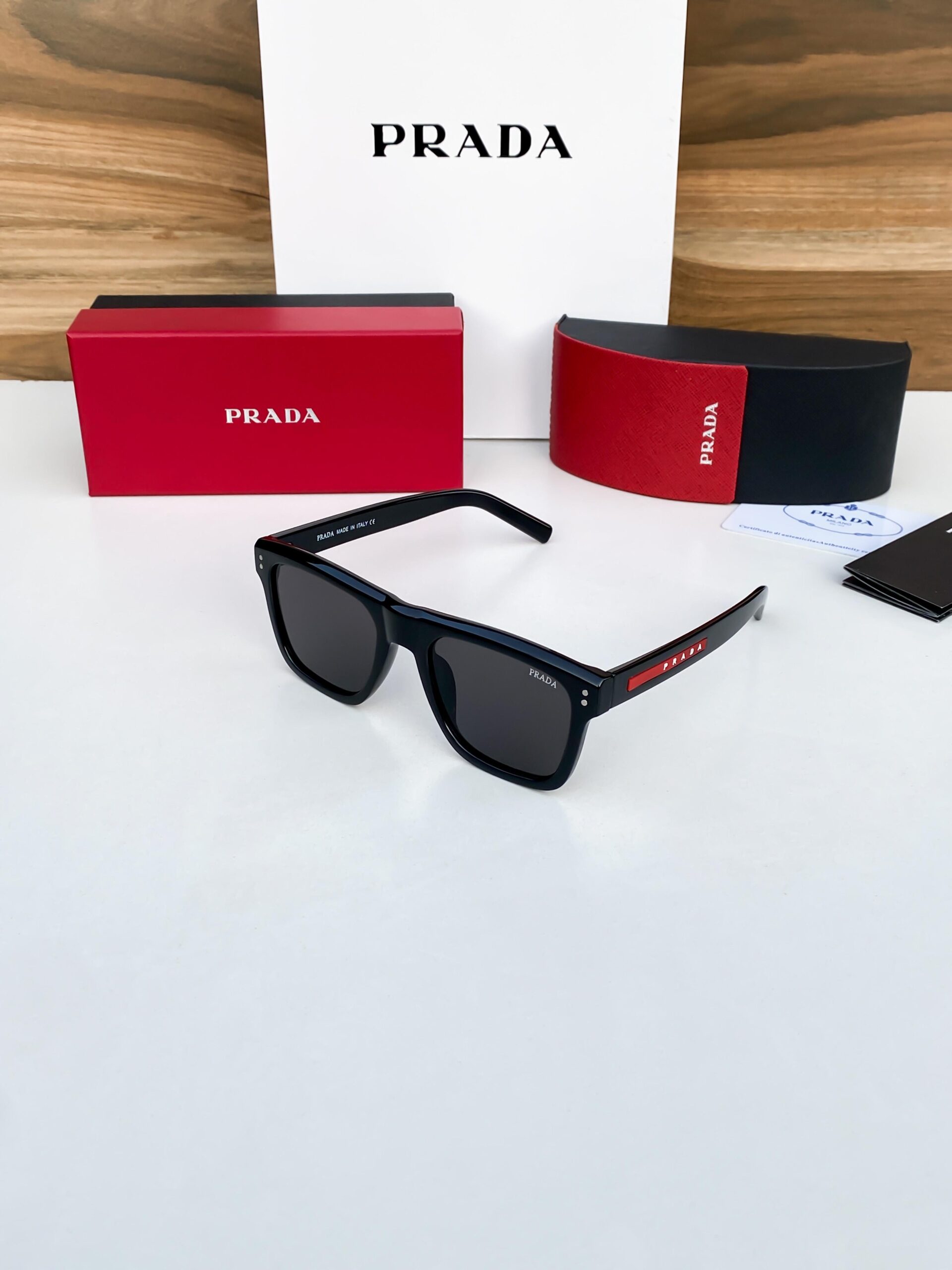 prada_black_3835