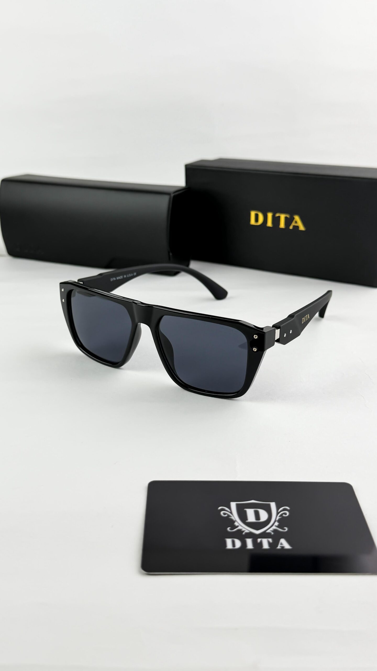 Dita black 200