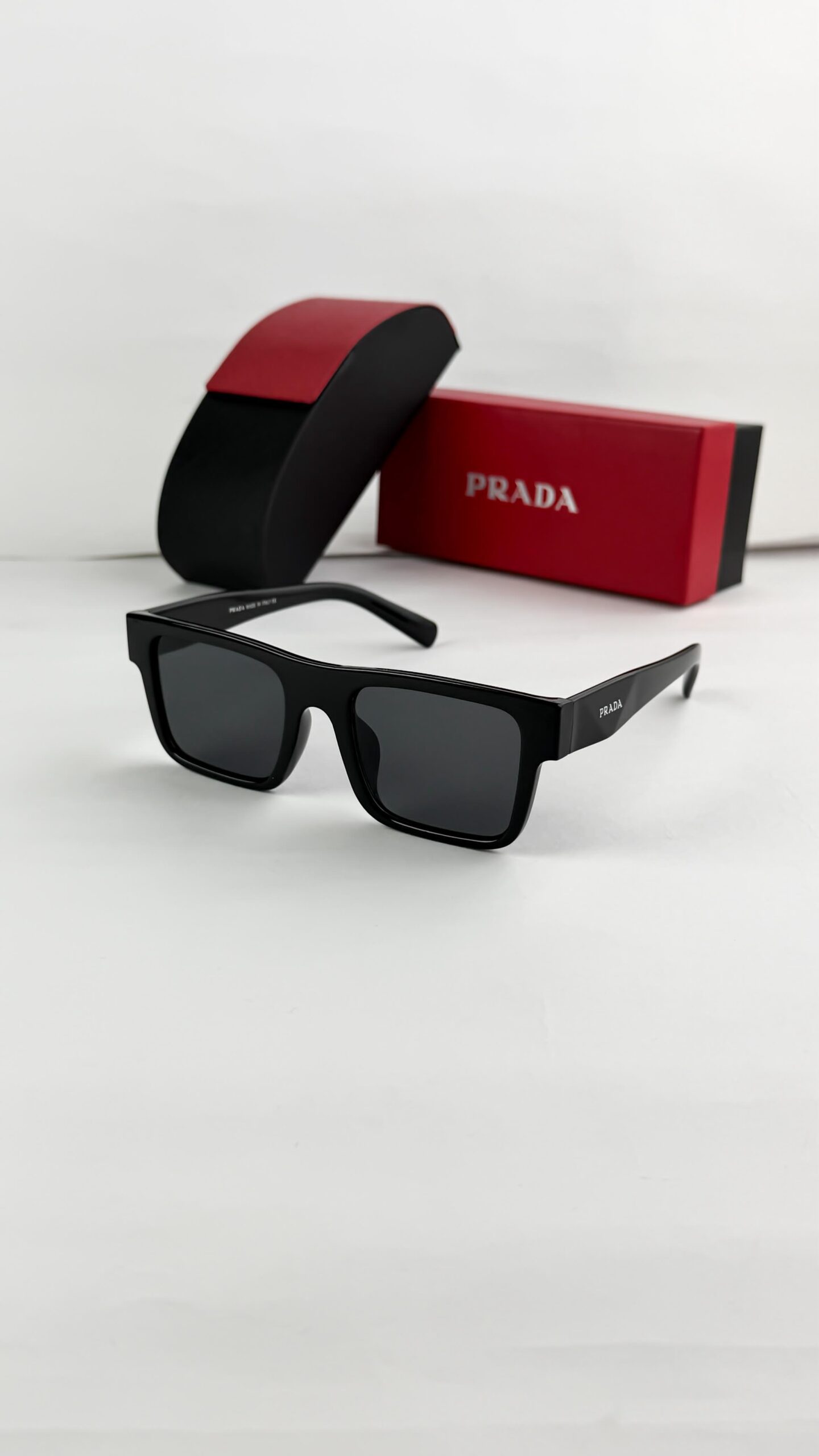 Prada_black_19ws
