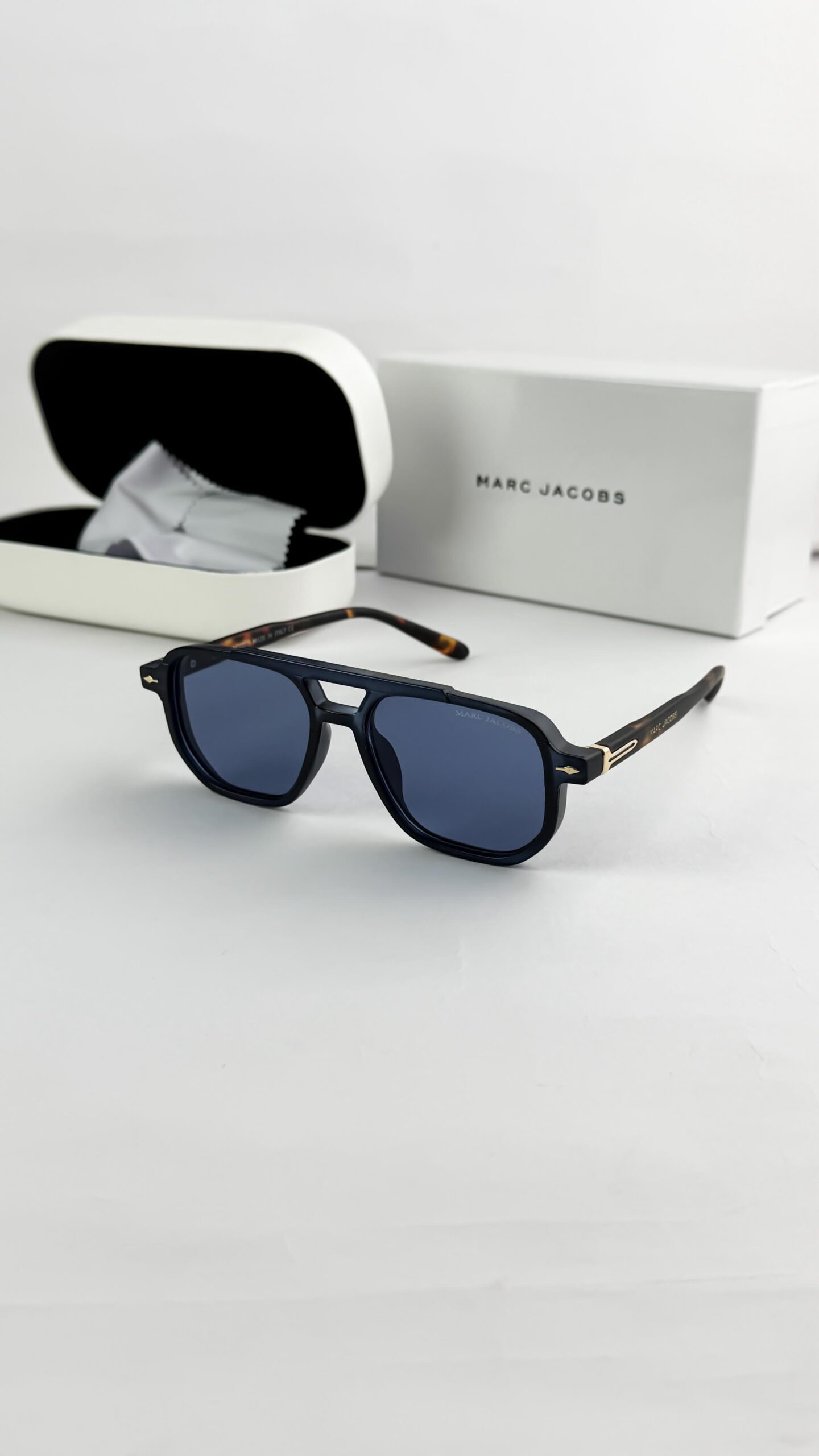 MARC JACOBS TIGER BLUE 11-36