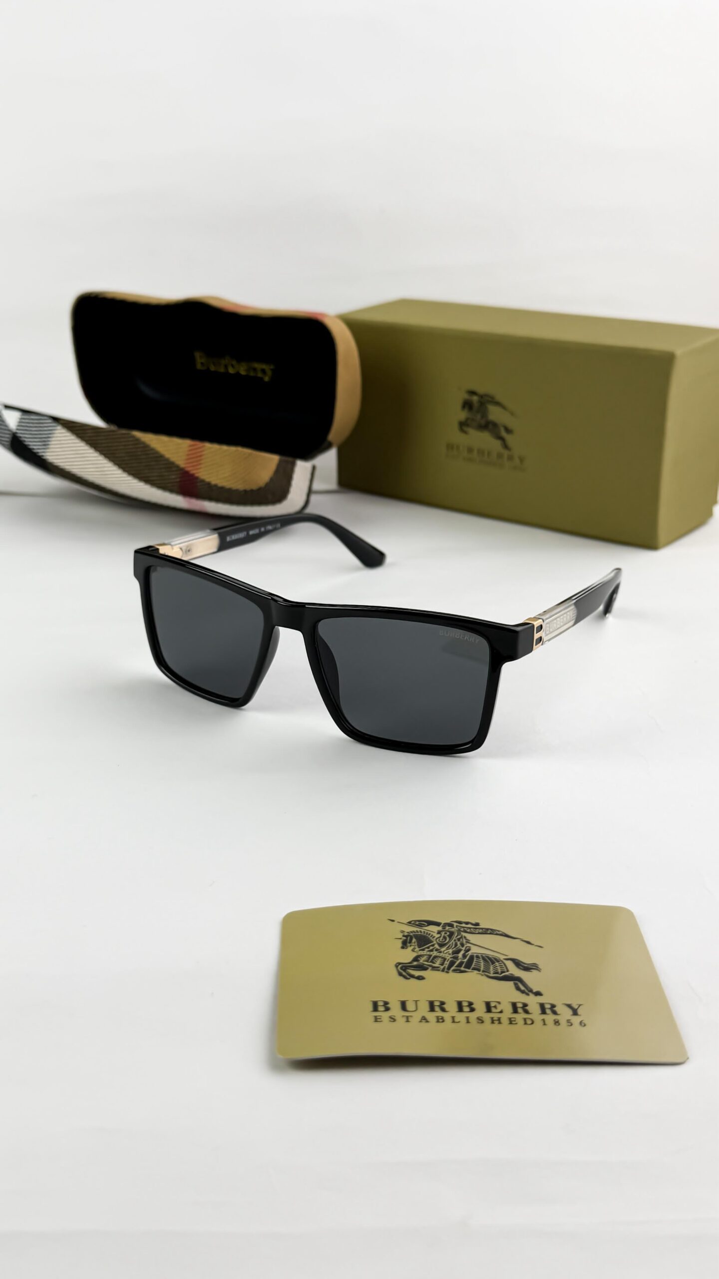 Burberr_y gold black 8233