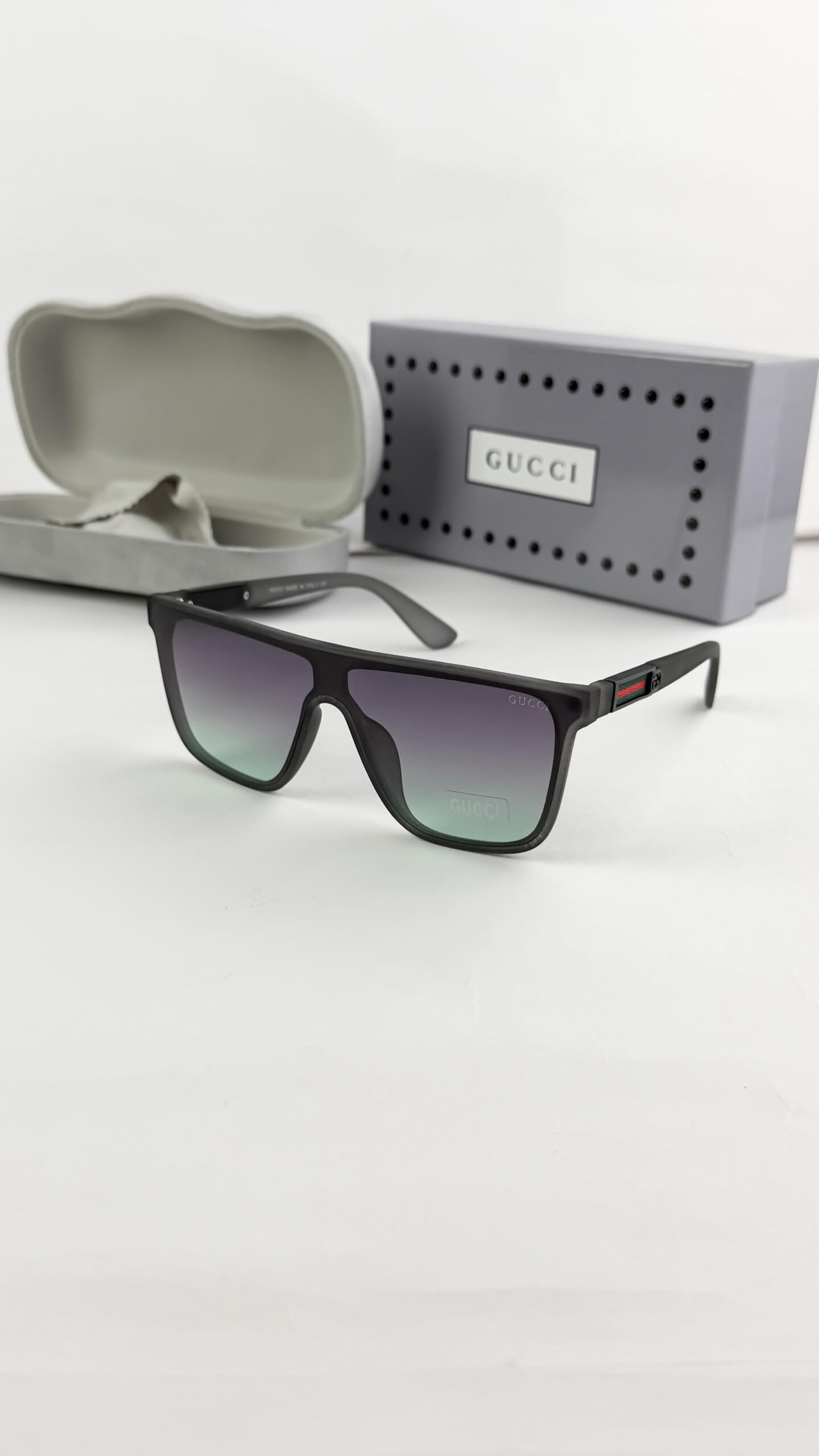 Gucci_grey_blue_shaded_566